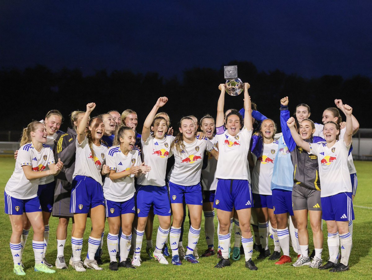 🏆 𝟮𝟬𝟮𝟱 𝗝𝘂𝗹𝗶𝗲 𝗖𝗵𝗶𝗽𝗰𝗵𝗮𝘀𝗲 𝗧𝗿𝗼𝗽𝗵𝘆 𝗪𝗶𝗻𝗻𝗲𝗿𝘀!
#LUFCW retain the trophy after defeating Doncaster Belles 5-4 on penalties, following a tough contest in Garforth