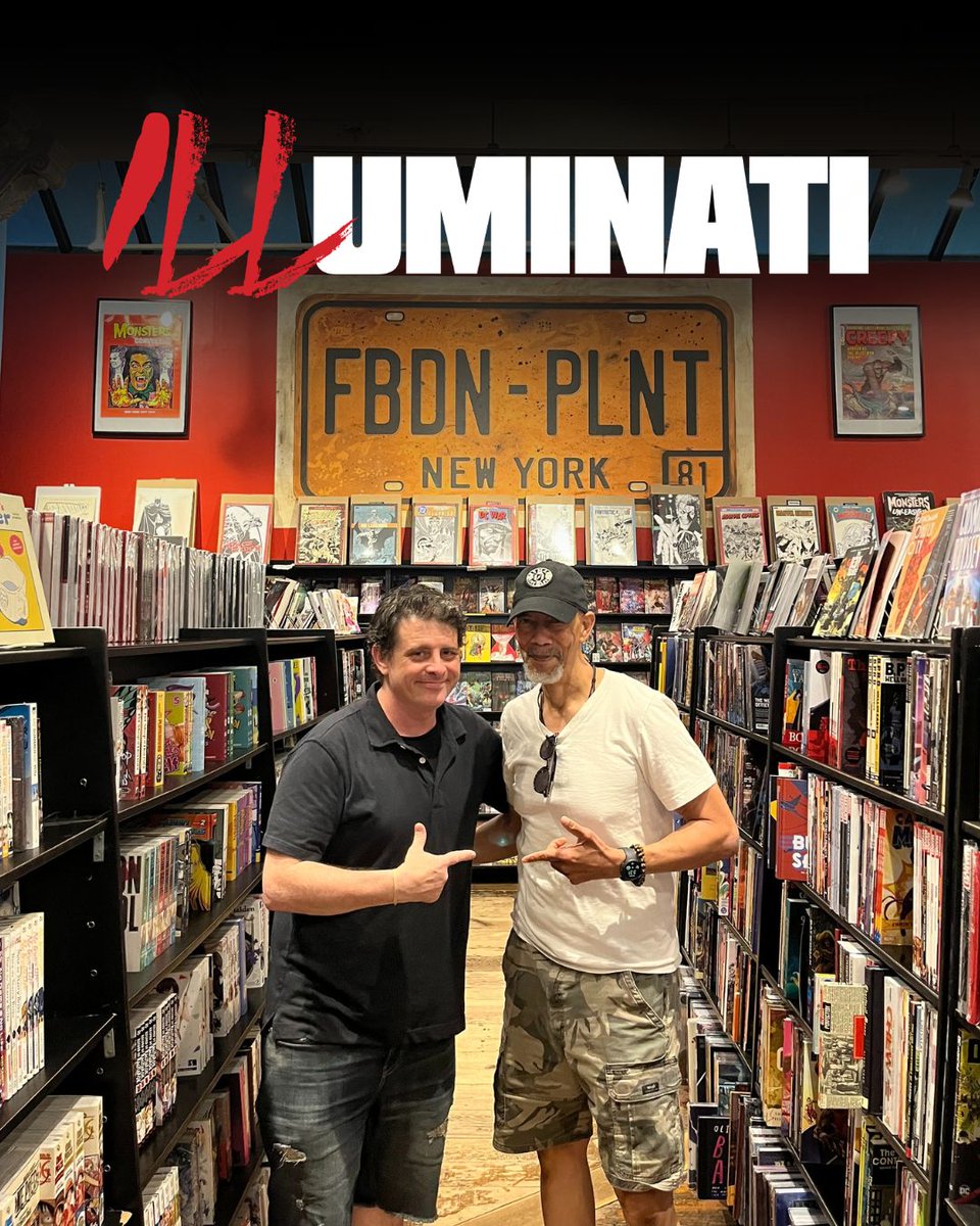 AWA_Studios's tweet image. Legendary artist @denyscowanart stopped by @forbiddenplanetnyc to sign copies of ILLuminati #1 🦉 The conspiracy is spreading — did you secure your copy yet?
Thanks to Jeff at Forbidden Planet for having us over! Pick up your signed copy from the legendary shop in NYC while they…