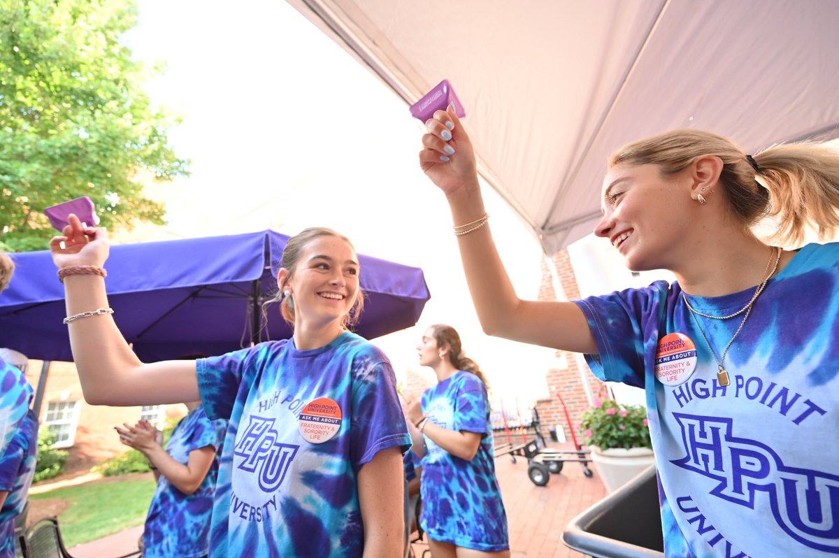 HighPointU's tweet image. ONE MONTH away from move-in!
We can hardly wait to see all your smiling faces on campus again. What's one thing you're excited for this upcoming semester?! 💜
#HPU365 #MoveIn