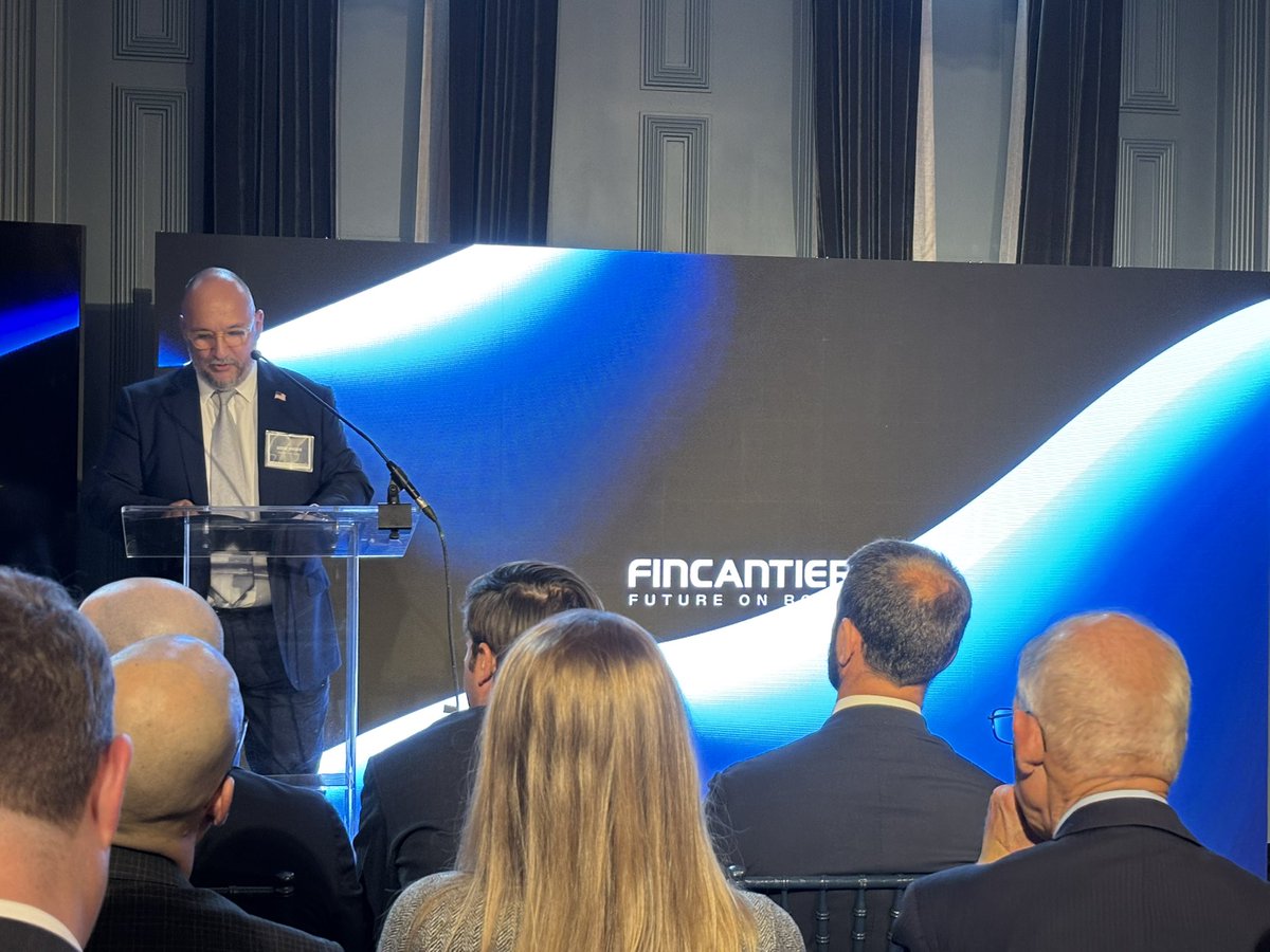 Admiral_Foggo's tweet image. Great shipbuilding discussion this am at the Atlantic Council with CEO of Fincantieri, Dr. Folgiero and finishing up downtown with a seminar on a US Shipbuilding Renaissance. Time to build more ships—Full Speed Ahead! @Fincantieri @AtlanticCouncil @NavyLeagueUS @CMS_Washington