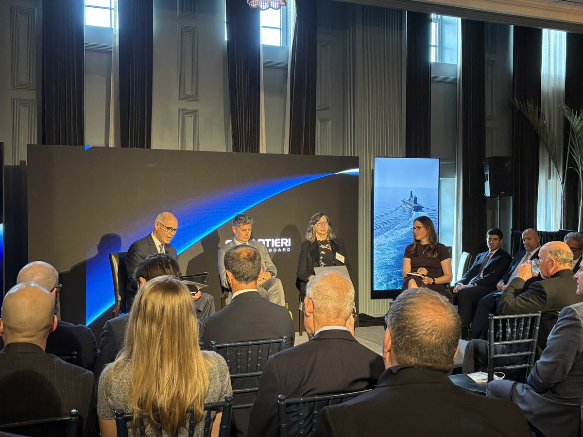 Admiral_Foggo's tweet image. Great shipbuilding discussion this am at the Atlantic Council with CEO of Fincantieri, Dr. Folgiero and finishing up downtown with a seminar on a US Shipbuilding Renaissance. Time to build more ships—Full Speed Ahead! @Fincantieri @AtlanticCouncil @NavyLeagueUS @CMS_Washington