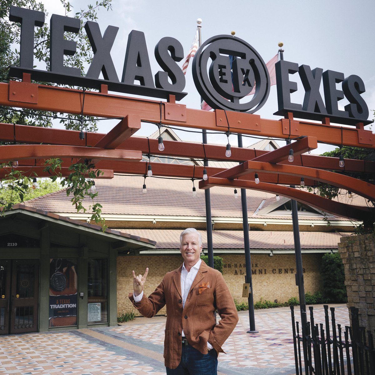 TexasExes's tweet image. On May 1, after a monthslong search, @robertjones_tx, BBA ’87, Life Member, officially became the new CEO of the Texas Exes. The Alcalde sat down with Jones to learn more about his leadership philosophy and what the job means to him. Learn more below!
alcalde.texasexes.org/2025/06/taking…