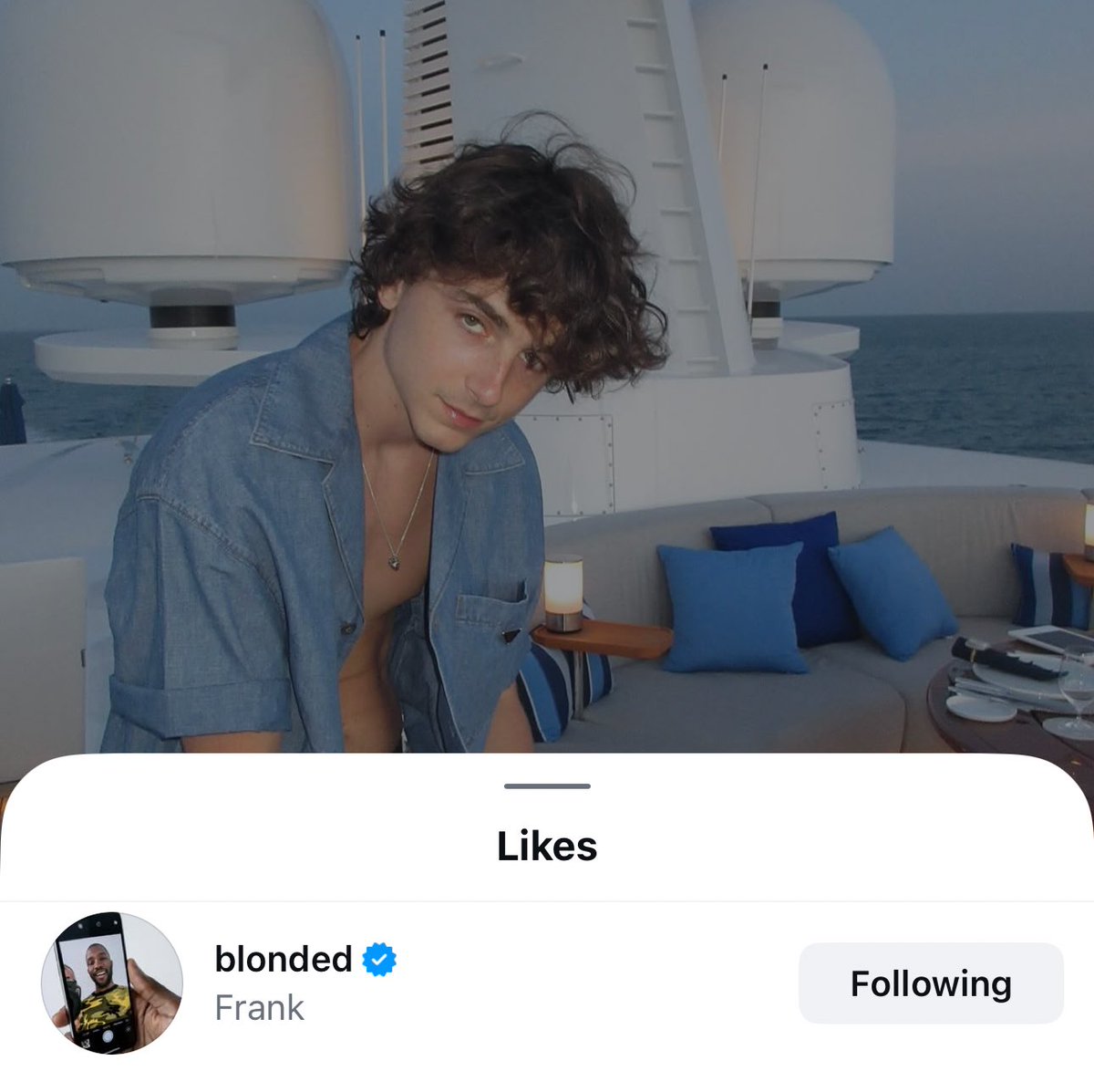 timotheeupdates's tweet image. 📲| Frank Ocean has liked Timothée Chalamet's new post on Instagram