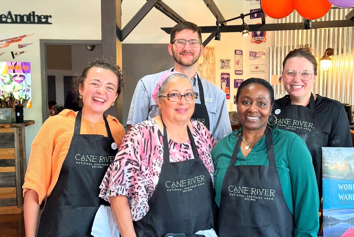 NSUDemons's tweet image. Do you really live in Natchitoches if you’ve never made a meat pie?! 🤔😂
The Cane River Heritage Area absolutely made our week by giving our freshman student-athletes the opportunity to test their meat pie-making skills as a very special part of our Summer Bridge program 💜
