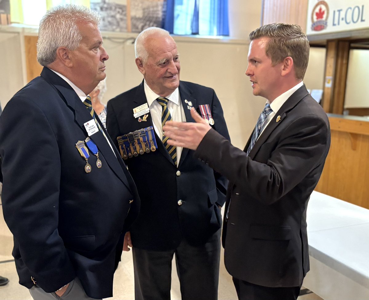 SteveClarkPC's tweet image. My thanks to the Hon. Graham McGregor, Ontario’s Minister of Citizenship and Multiculturalism, for taking the time ahead of tonight’s annual Volunteer Service Awards to connect with local groups.
We had an excellent discussion with the Brockville & District Multicultural…