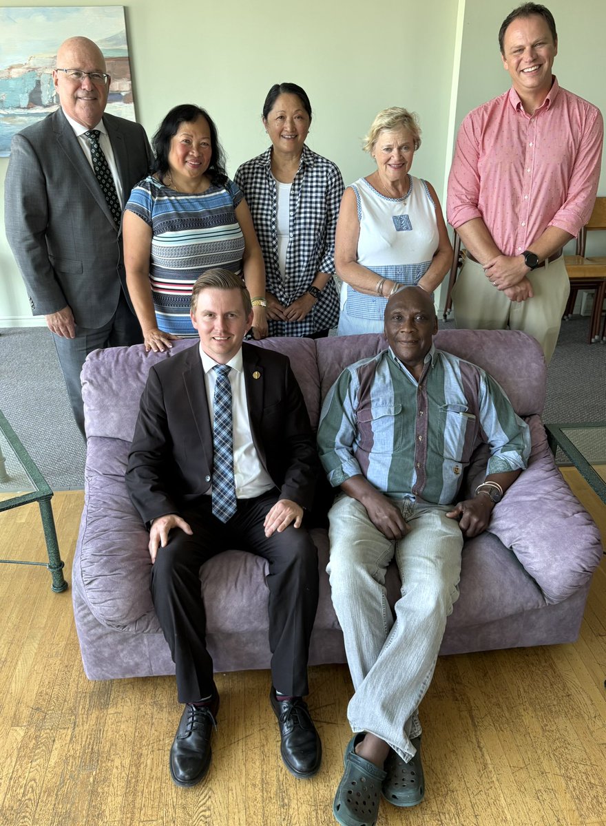 SteveClarkPC's tweet image. My thanks to the Hon. Graham McGregor, Ontario’s Minister of Citizenship and Multiculturalism, for taking the time ahead of tonight’s annual Volunteer Service Awards to connect with local groups.
We had an excellent discussion with the Brockville & District Multicultural…