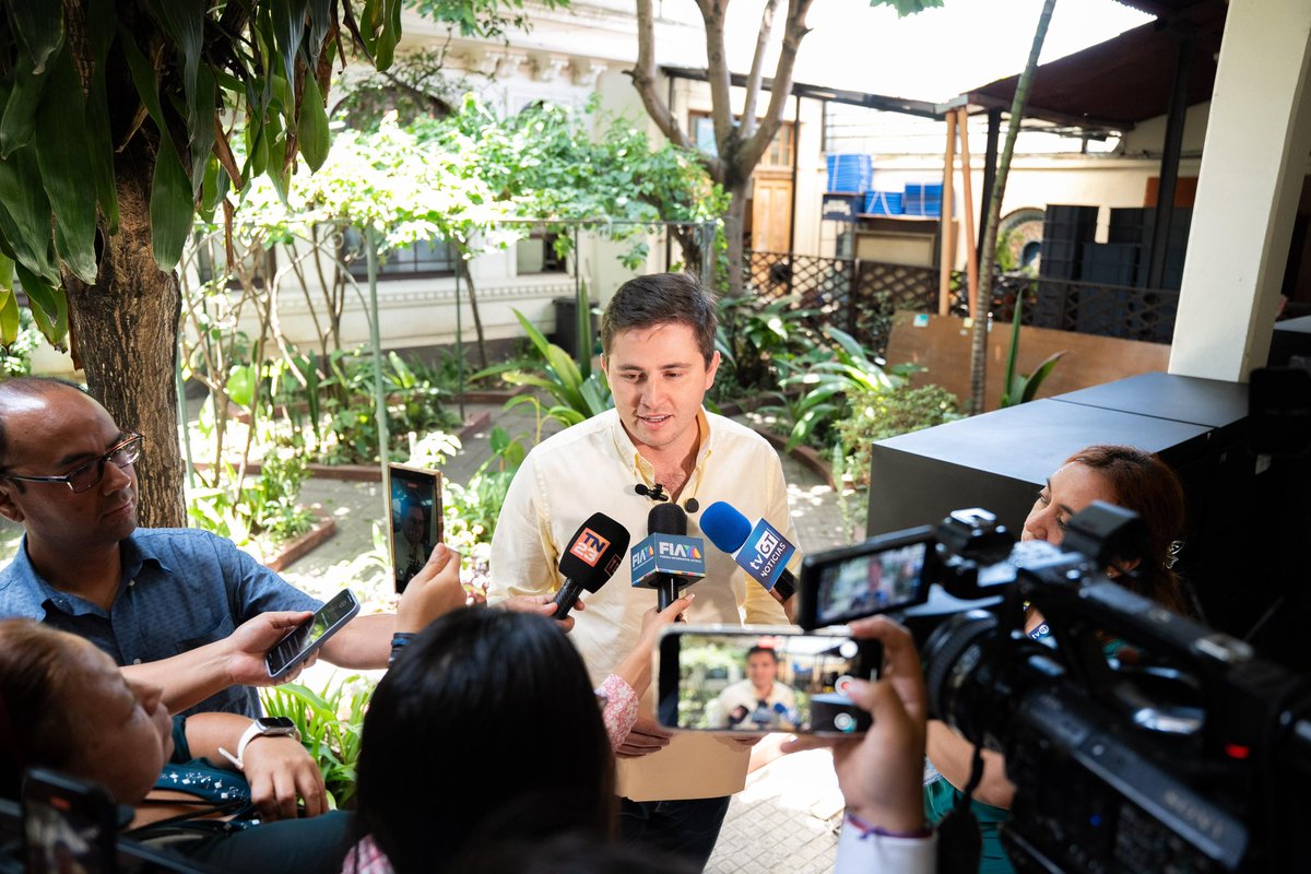 Esta mañana nuestro Secretario General <a href="/sebastiansiero/">Sebastian Siero</a> recibió la documentación del Tribunal Supremo Electoral que certifica la inscripción de nuestra más reciente Asamblea Nacional.
#ElFuturoBrilla ☀️