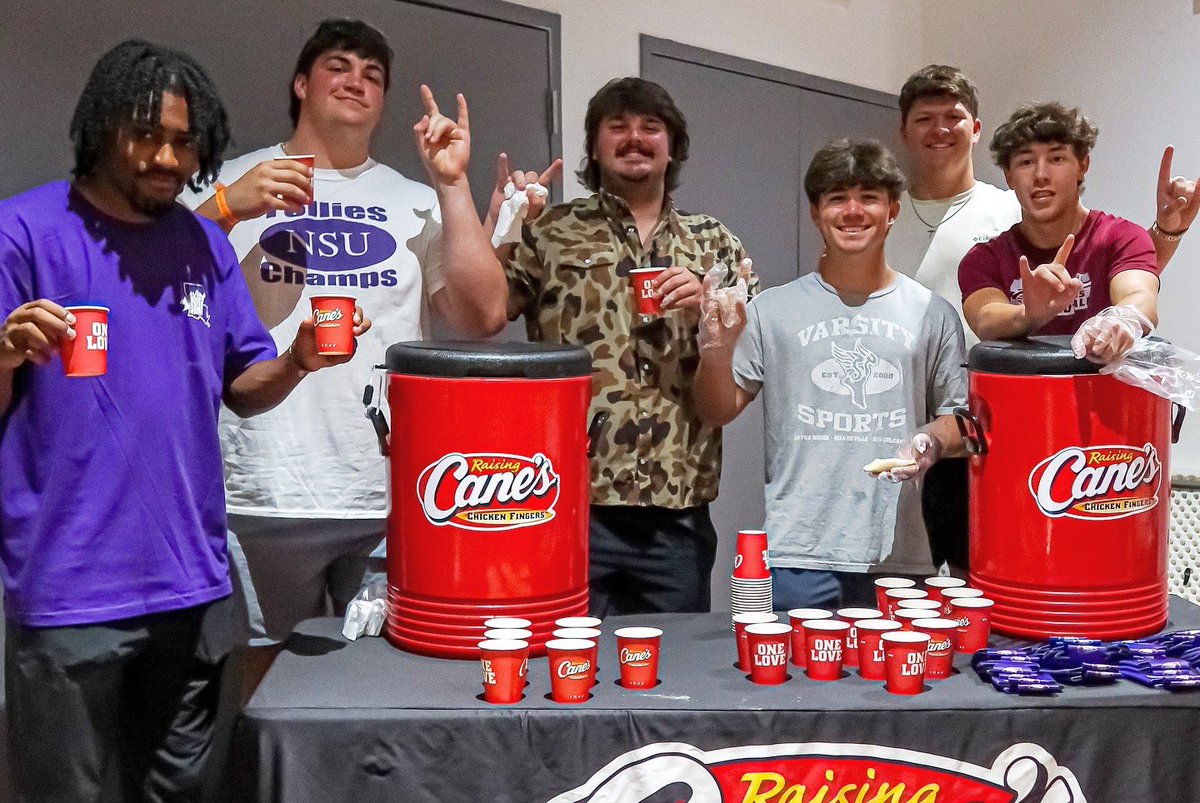 NSUDemons's tweet image. Thank you to the Cane River Heritage Area staff as well as the @nsu_bcm for hosting us and @raisingcanes for swag and drinks! 🤘🫶
#ForkEm #SummerBridge25
