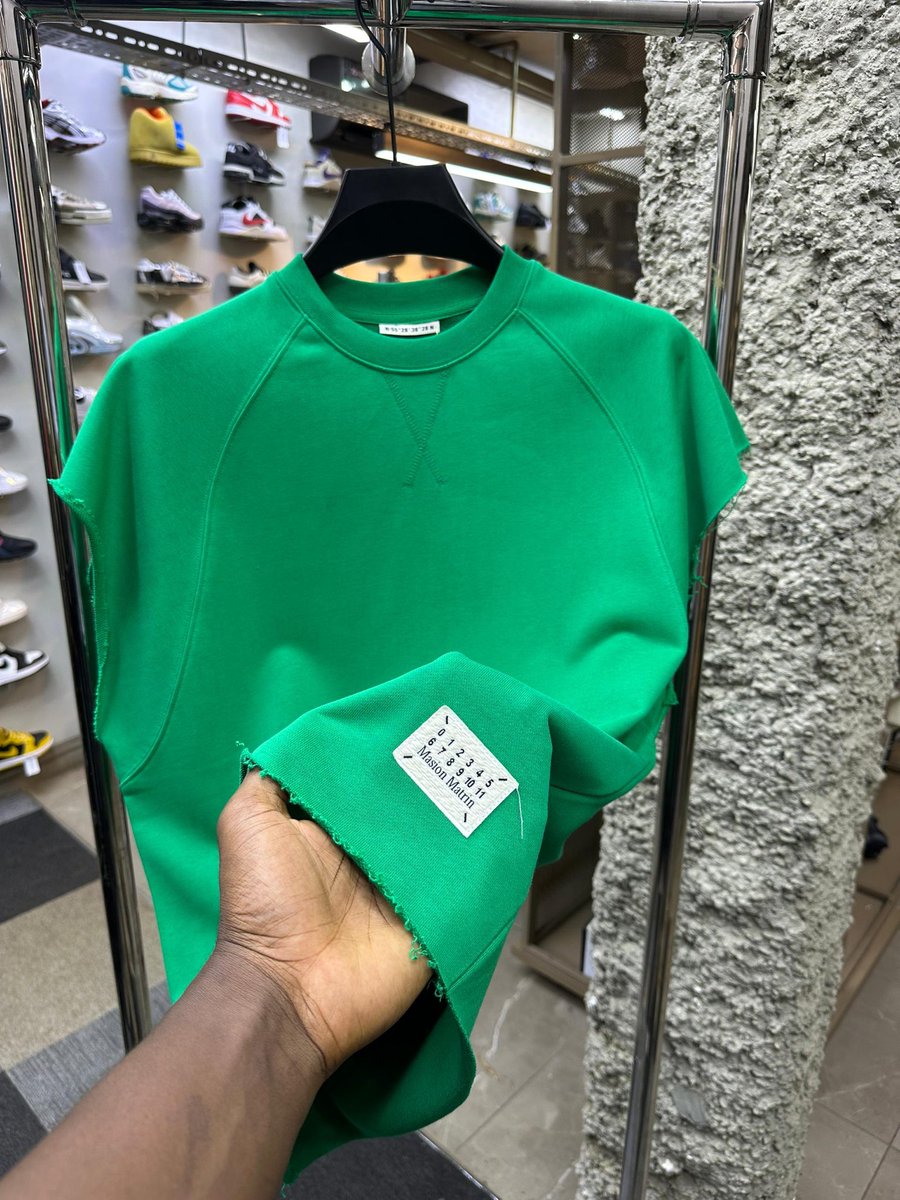 ashowzwears_'s tweet image. MAISON MARGIELA PLAIN ARMLESS
NOW IN 10 COLORS๐ฅ๐ฅ
SIZE: M - 3XL (OVERSIZED FIT)
PRICE: 25,000 NAIRA EACH
Order link: wa.me/+2349068187970