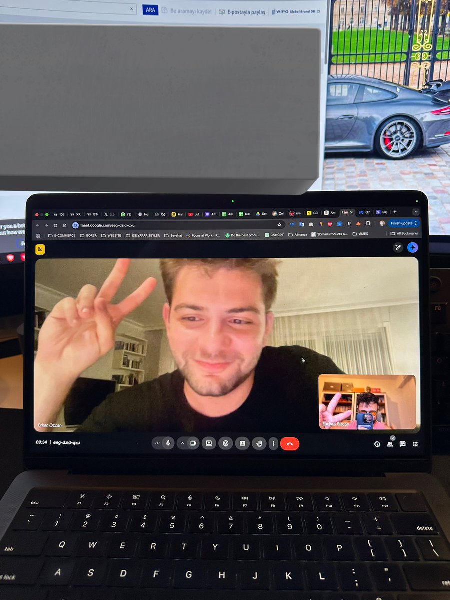 Gecenin bu saatinde ekiple meet yapıyorsak bize şanslı diyemezsiniz😂