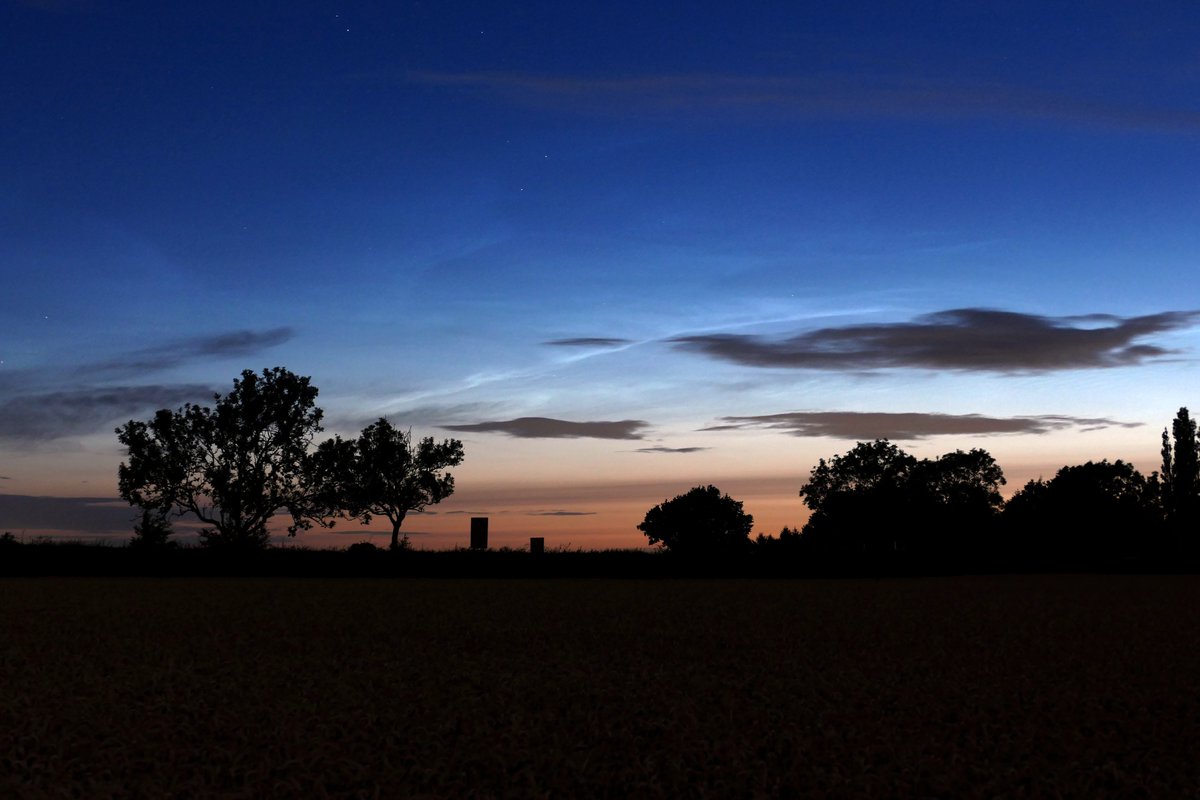 James_Akrill's tweet image. Last nights Noctilucent Cloud display from Bishopbridge between 02:30 and 04:00. Started bright then faded and then brightened and became more extensive with some good structure. @chunder10 @JAtanackov @MetJam_ @simon_weather @Jacksweatherch1 @sjb_astro @andy_stones @SnowbieWx