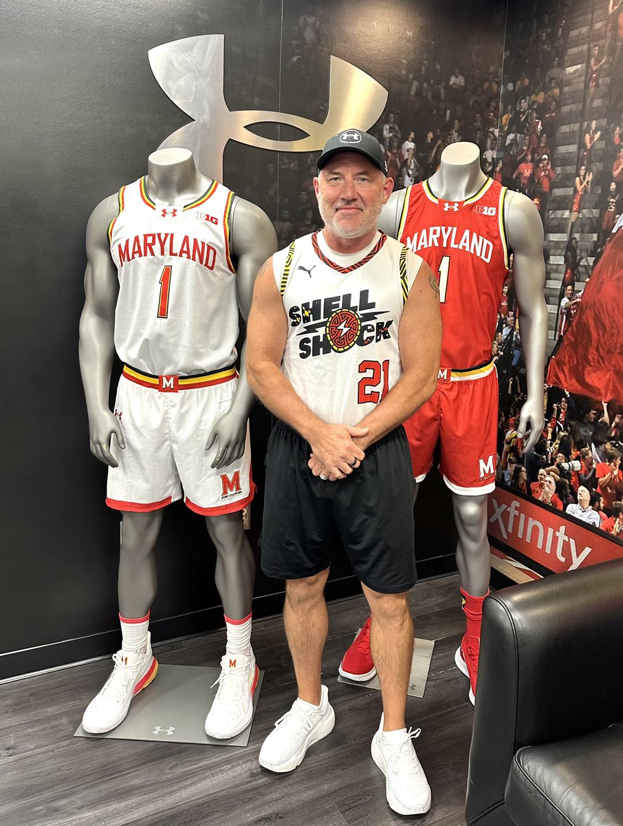 TeamCoachBuzz's tweet image. 7️⃣2️⃣hours ⏳until @TBTTerps play their first game in @thetournament
Excited‼️
🖤🐢❤️🐢💛🐢