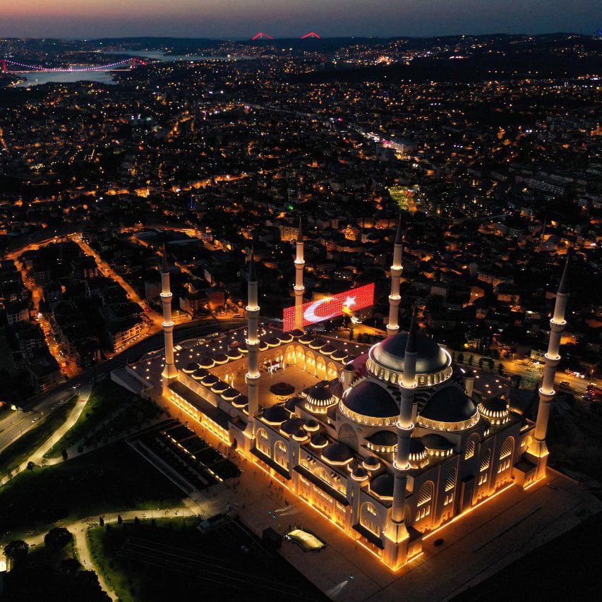 Minareleri ezansız bırakma Allah'ım..