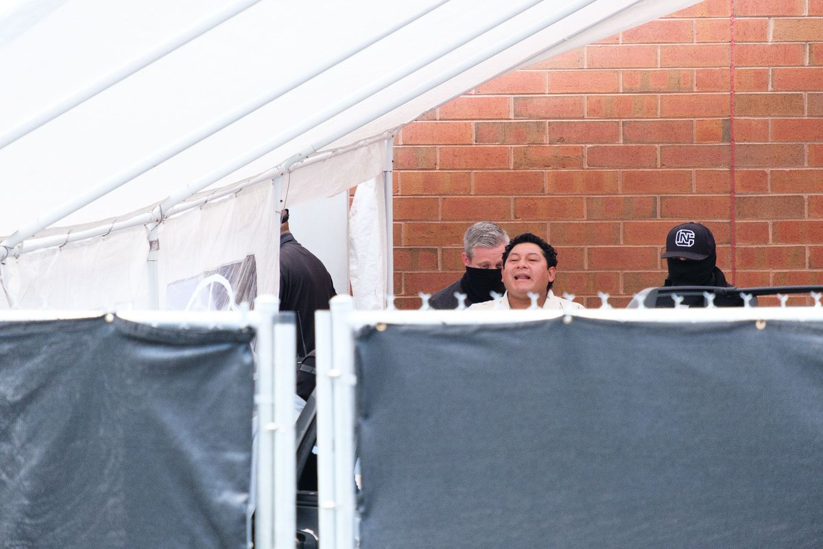 luca_a_powell's tweet image. Jorge Rivera is put into a paddy wagon by two masked immigration enforcement officers today. He shouted his name to a group of court watchers.
h/t: Eric Vento