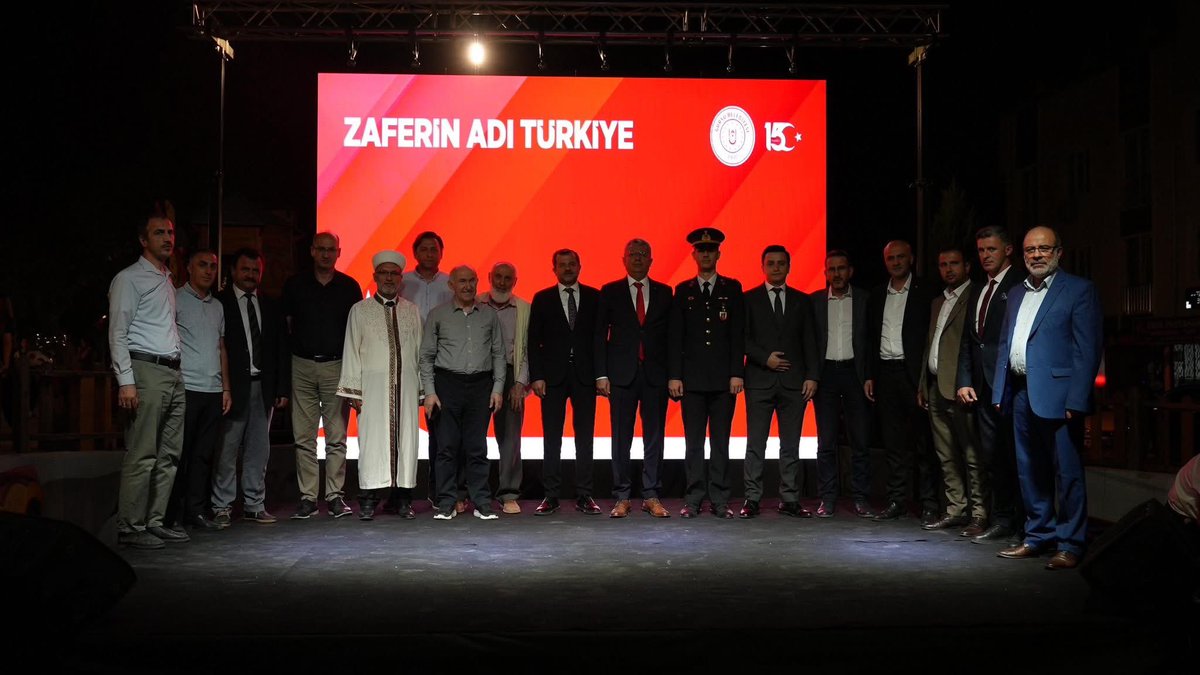 İlçe Başkanımız Rıdvan AKBULUT Yönetim Kurulu üyelerimizle ile birlikte ilçemizde düzenlenen 15 Temmuz Demokrasi ve Milli Birlik Günü anma programına katılım sağladık.

Şehitlerimizi rahmetle yâd ediyor, gazilerimize şükranlarımı sunuyorum. 🇹🇷
#bbpgürsu
#bbpbursa