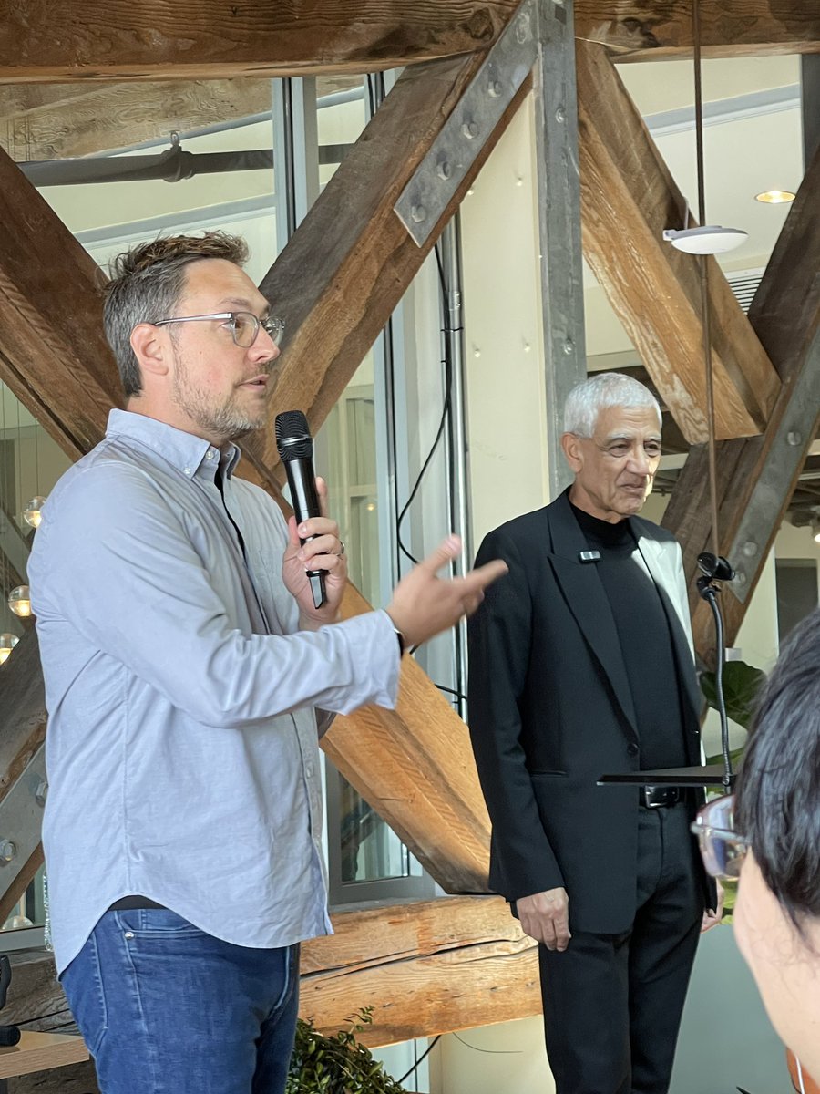 KirkMarple's tweet image. Was so special listening to @vkhosla at AI House today.
Great insights on how to pitch investors, and how to structure your startup story.