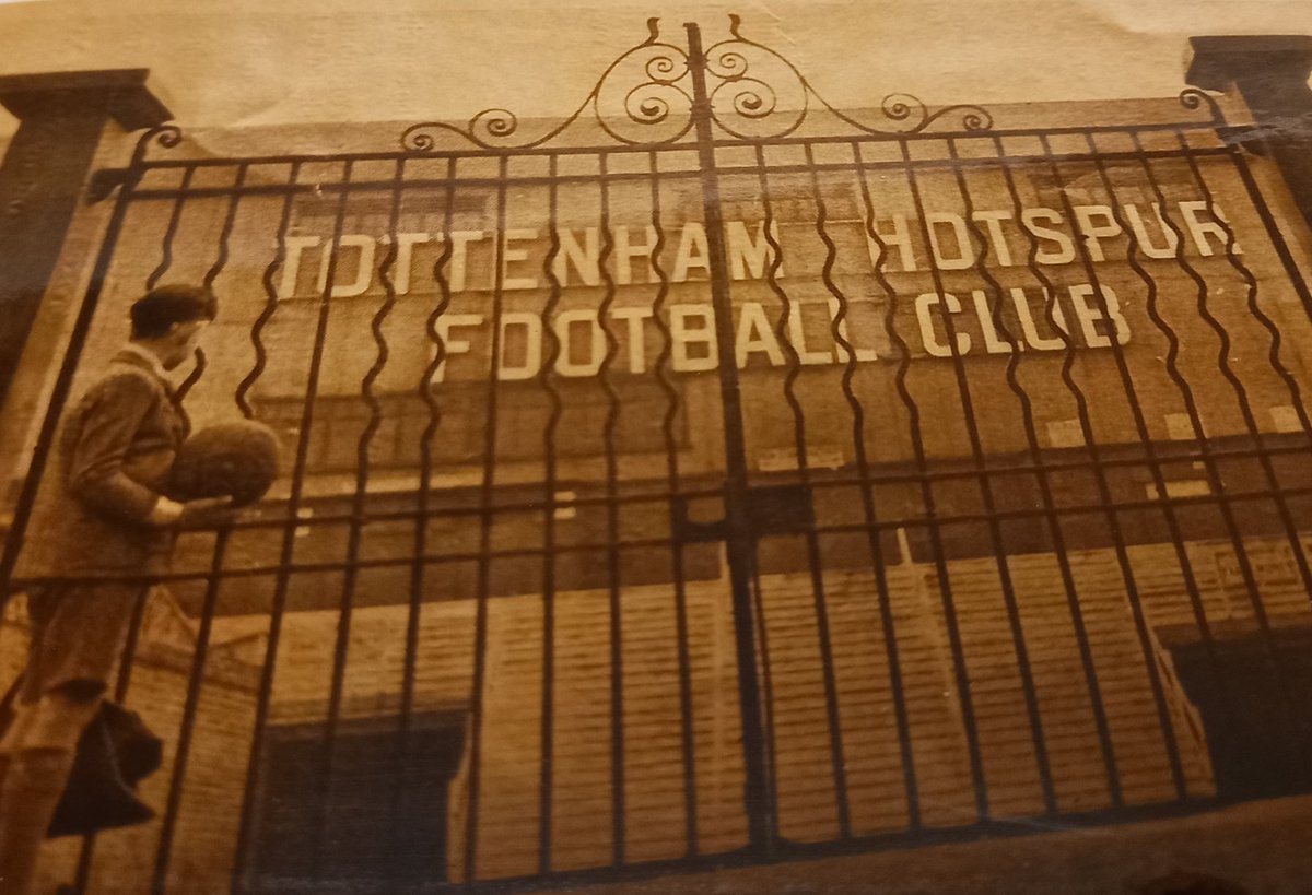 historyofTHFC's tweet image. A young boy, ball in hand....and 1 dream.