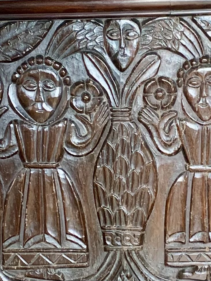 2016industrial's tweet image. Investigation needed on this piece. It came from the estate of a French lady, whose Huguenot family fled to England 1670.ish & their furniture was stored in Paris for 200 yrs 😳 the piece is approx 34 inches Sq. #french #huguenot #antique #restoration #workshop