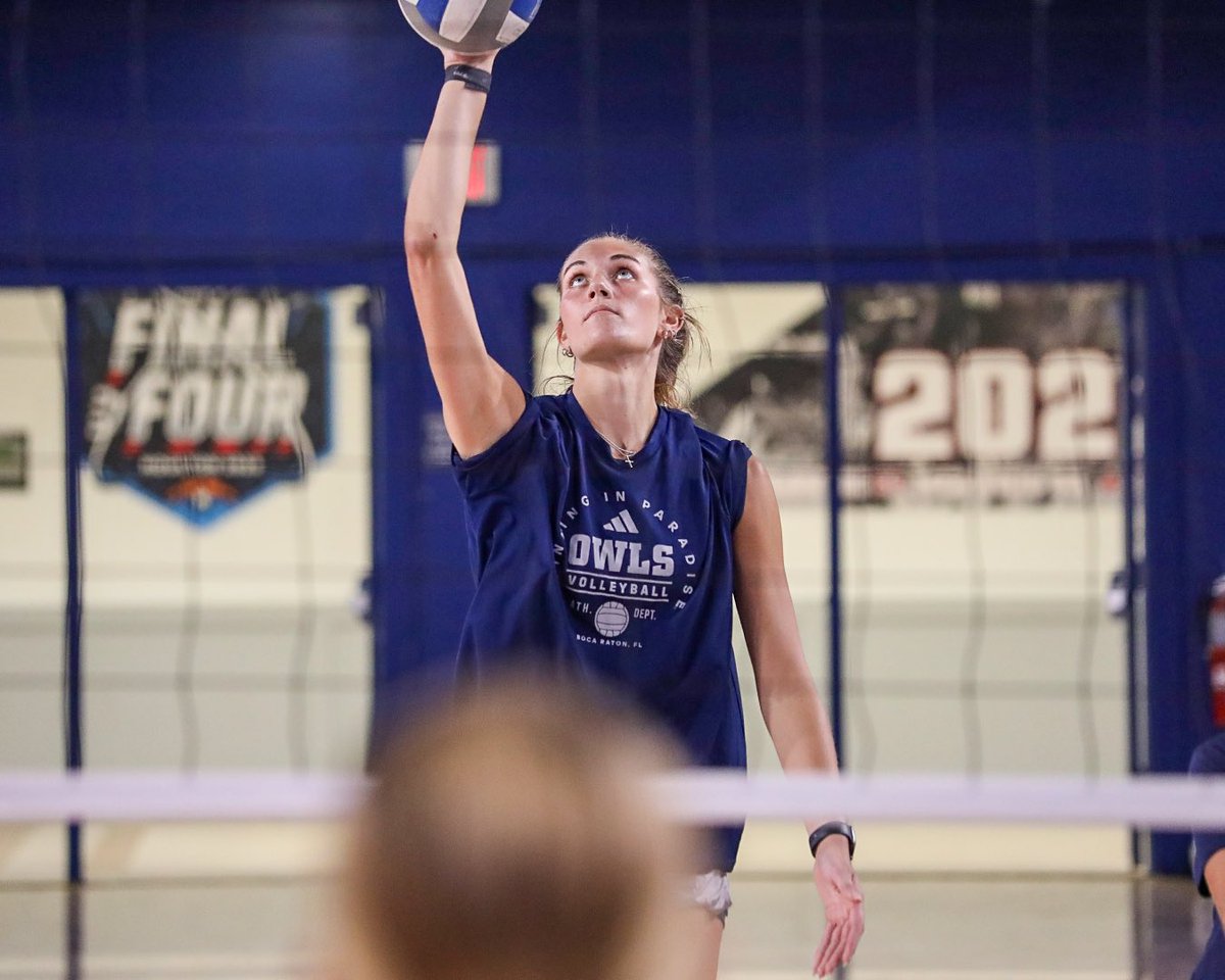 FAUVolleyball's tweet image. Another great day of camp in Paradise! ๐คฉ
#WIP๐๏ธ