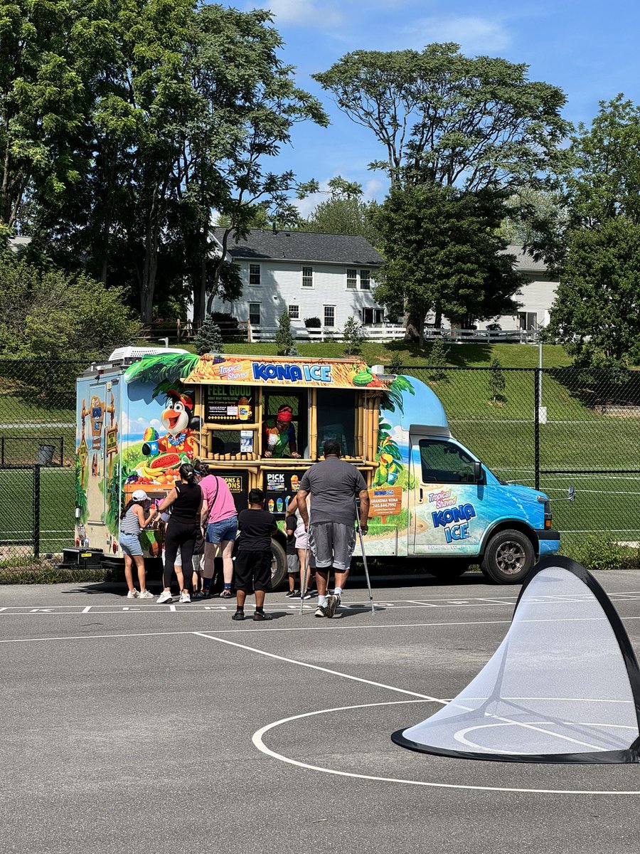 It was great seeing some of our <a href="/HarrietTubmanES/">Harriet R. Tubman Elementary School</a> families at our summer play date today! Thank you <a href="/KONAICE/">Kona Ice</a> for keeping us cool on this hot summer day!