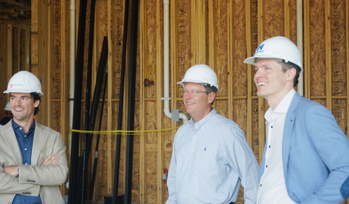 CSexton25's tweet image. Great morning touring Shelby House and Samaritan Recovery Community with Holladay Ventures in Nashville. Their work helping Tennesseans overcome addiction and find stable housing can be truly life-changing. Grateful for the work they do!