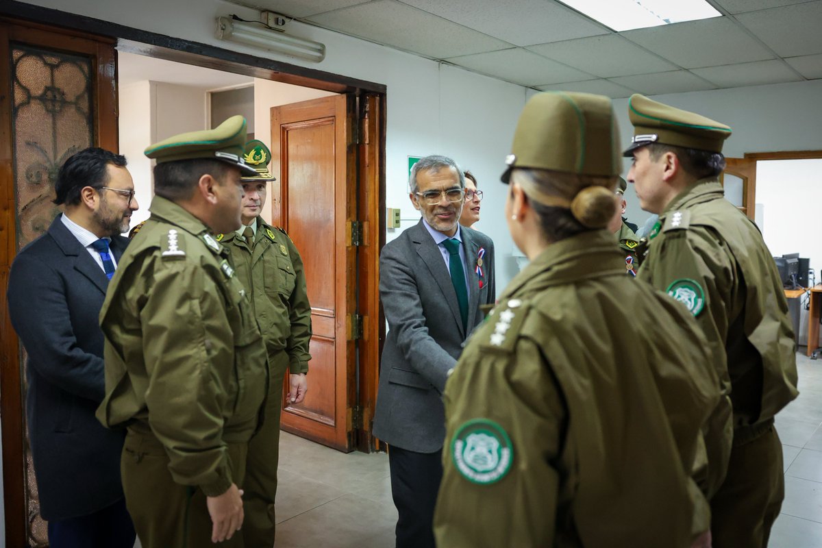 Hoy dimos un paso importante en el fortalecimiento de @CarabdeChile, con la inauguración de las nuevas dependencias de la Subdirección y del Departamento de Asuntos Internos de la institución. Una mejora para seguir apuntando a un trabajo que fortalezca la confianza ciudadana.