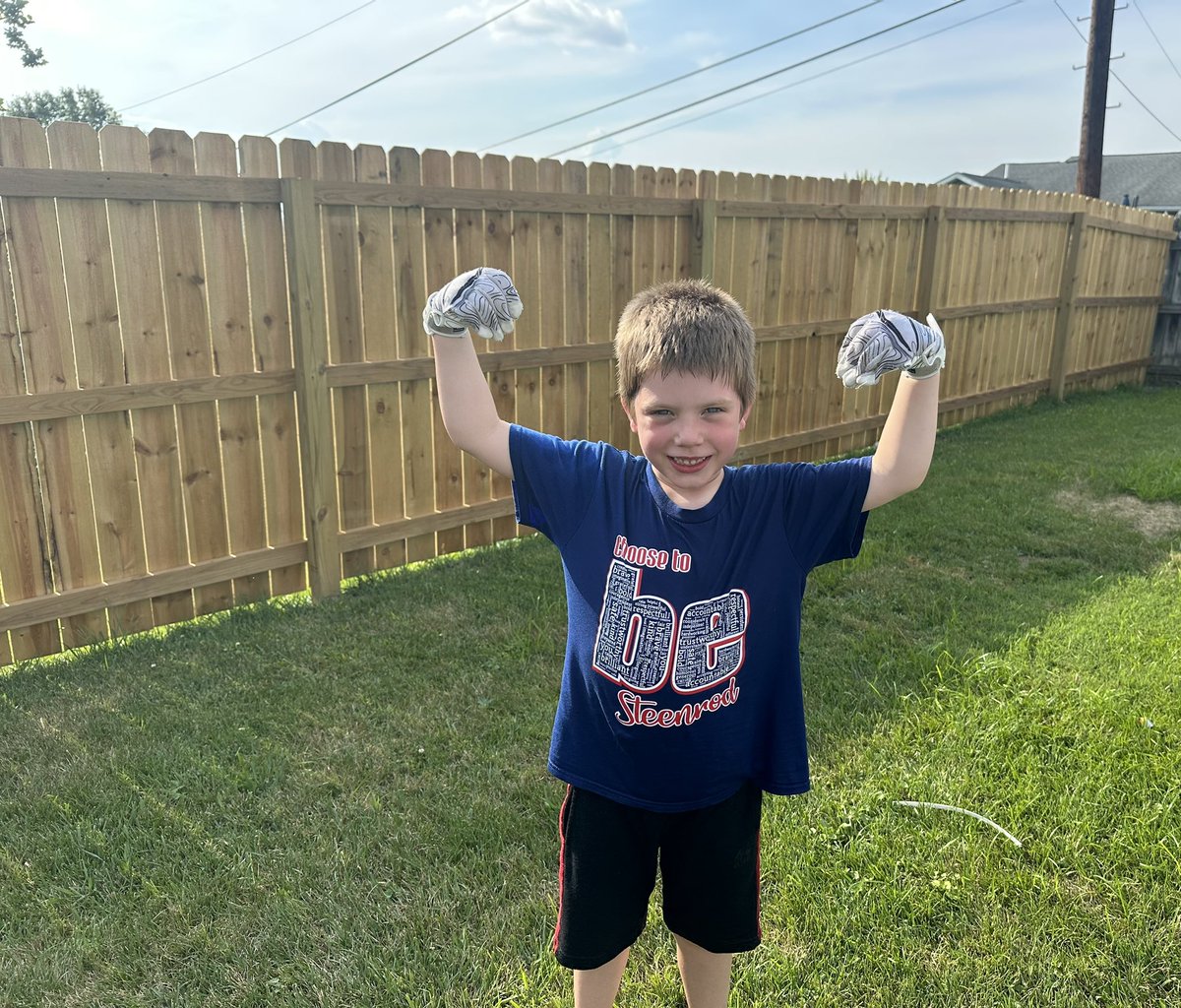 Walk offs = water baths. Even in the backyard. ⚾️ 💦