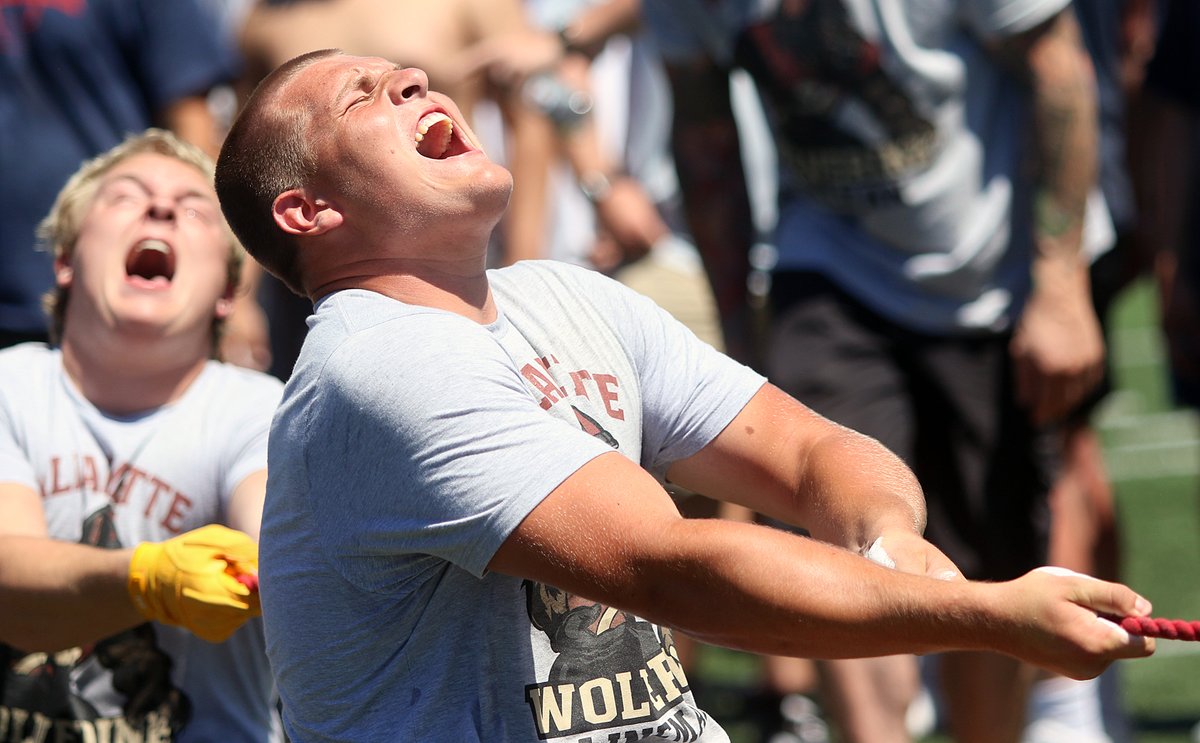 BroodSports's tweet photo. The big guys get their chance to shine, bond, step up and compete -- in a very big way -- at the Metro Area Lineman Challenge. Read all about Saturday's event here ⬇️ https://t.co/nR1chHr11D