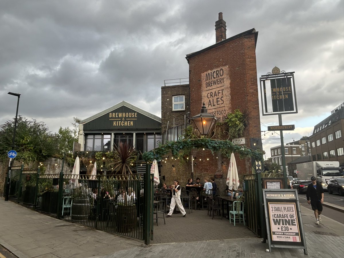 NLondonCAMRA's tweet image. Thanks to The Brewhouse & Kitchen, Highbury for hosting our branch AGM. Brilliant staff! A special shout out to Rich from Werewolf Brewery for giving an interesting talk about how he started out & the challenges a small independent brewery faces. #cask