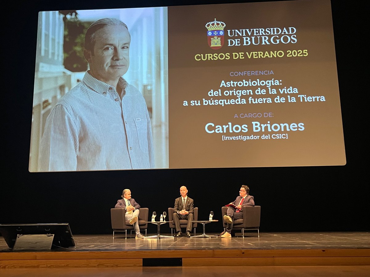 Absolutamente inspiradora conferencia hoy de Carlos Briones, gran divulgador y científico, en la inauguración de los cursos de verano de la Universidad de Burgos. ¡Menudo arranque tan magnífico !! Gracias <a href="/brionesci/">Carlos Briones</a> <a href="/UBUEstudiantes/">Universidad Burgos</a>