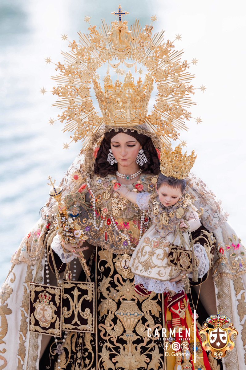 " La cúpula del mar, como tiara,
y como nimbo la ilusión del cielo".
Rafael Alberti. 

Dios te salve Reina y Madre, 
Dios te salve Gloriosa marinera,
Dios te salve Virgen del Carmen, 

⚓️ 𝐄𝐒 𝟏𝟔 𝐃𝐄 𝐉𝐔𝐋𝐈𝐎 ⚓️ 
¡Feliz día de Nuestra Madre del Carmen!