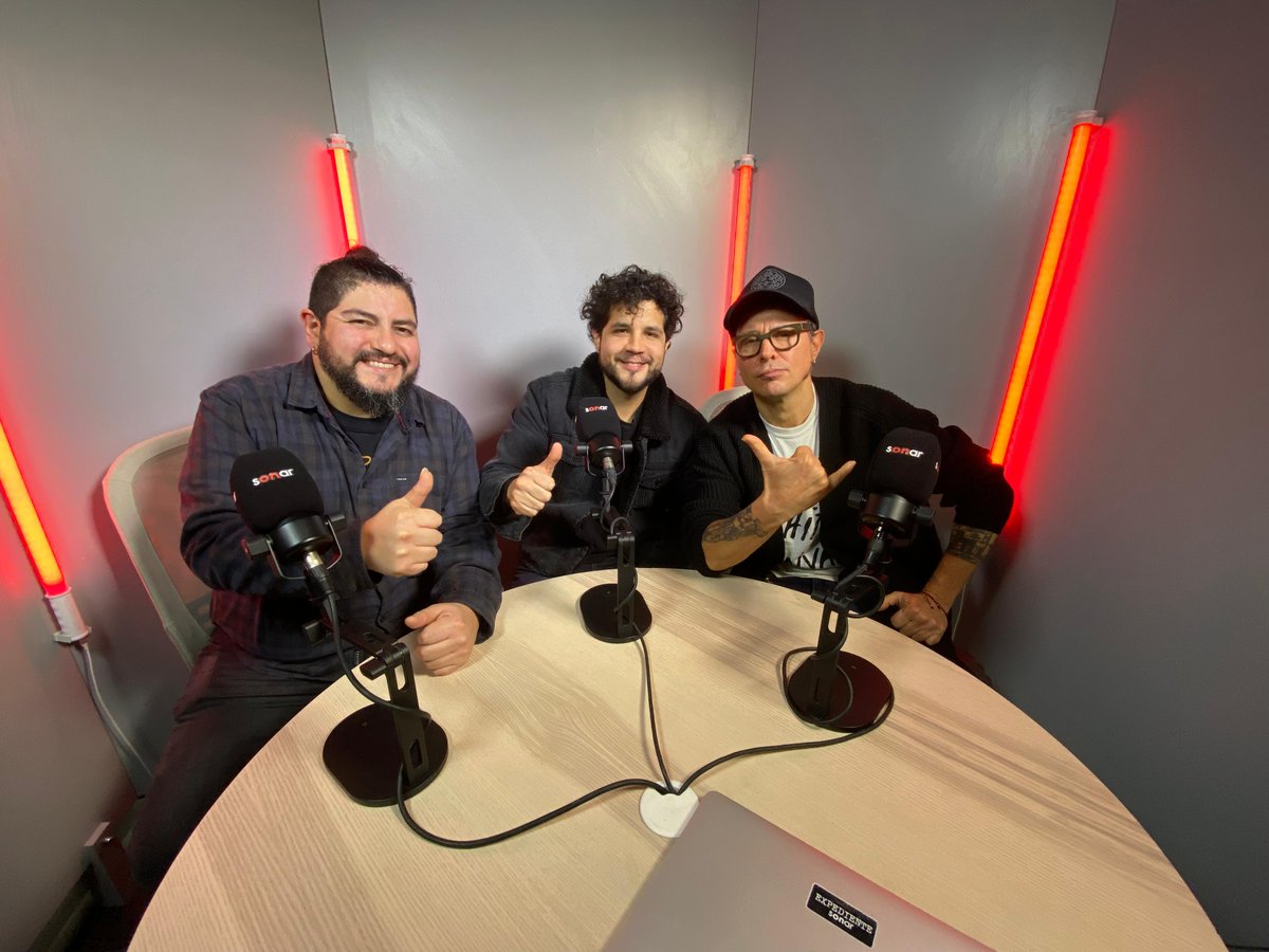 Collage (@agencia_collage) on Twitter photo Hoy los Kuervos del Sur (<a href="/kuervosdelsur/">KUERVOS DEL SUR</a>) tuvieron su recorrido por <a href="/sonarfm/">Sonar 105.3FM</a> <a href="/futurofm/">Radio Futuro</a> y <a href="/radiolaclave/">Radio La Clave</a> para hablar de su próximo show en Club Chocolate 🙌🏻🎶 Donde presentarán "Nuevo Vuelo", un concierto inédito con un setlist renovado y único para la ocasión. Hoy los Kuervos del Sur (<a href="/kuervosdelsur/">KUERVOS DEL SUR</a>) tuvieron su recorrido por <a href="/sonarfm/">Sonar 105.3FM</a> <a href="/futurofm/">Radio Futuro</a> y <a href="/radiolaclave/">Radio La Clave</a> para hablar de su próximo show en Club Chocolate 🙌🏻🎶 Donde presentarán "Nuevo Vuelo", un concierto inédito con un setlist renovado y único para la ocasión.