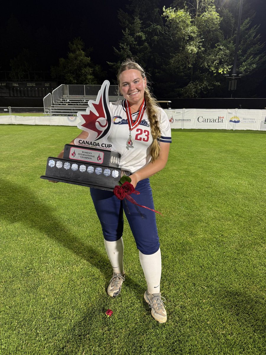 Vol_Softball's tweet image. Ashley Rogers helped TC Colorado win the Canada Cup while leading biomechanics research during P5 and Sparkler tournaments! 🥎🧪