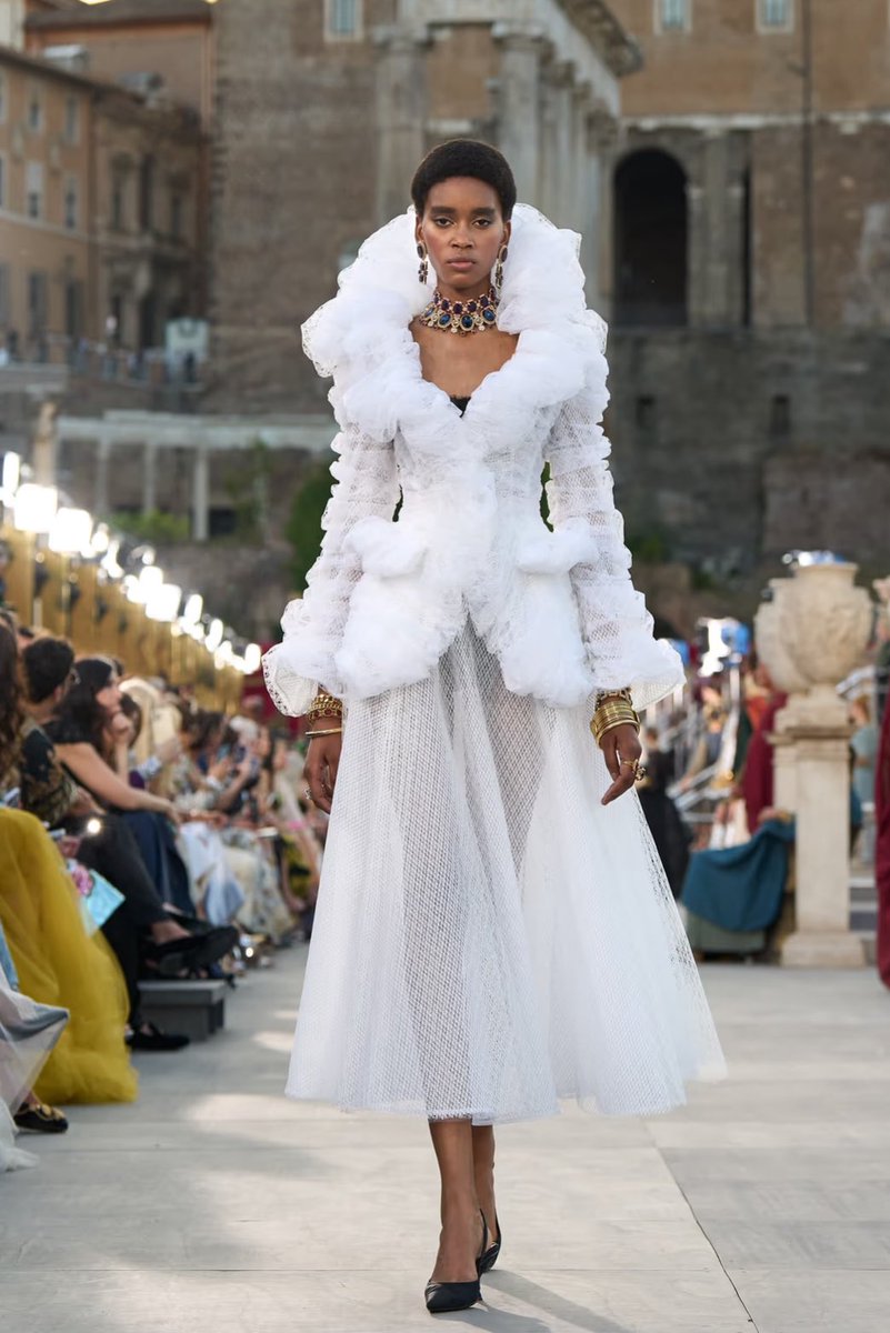 IvoryMali's tweet photo. Dolce &amp; Gabbana Alta Moda 2025 https://t.co/h9Q0VGaoZc