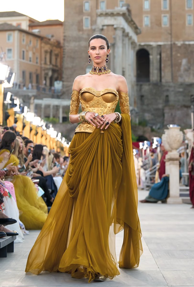 IvoryMali's tweet photo. Dolce &amp; Gabbana Alta Moda 2025 https://t.co/h9Q0VGaoZc