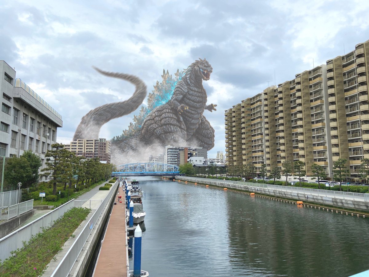 daikaizyuphoton's tweet image. 今まさに「あれがゴジラか…」ってセリフを口にしたくなる様な光景が目の前に…