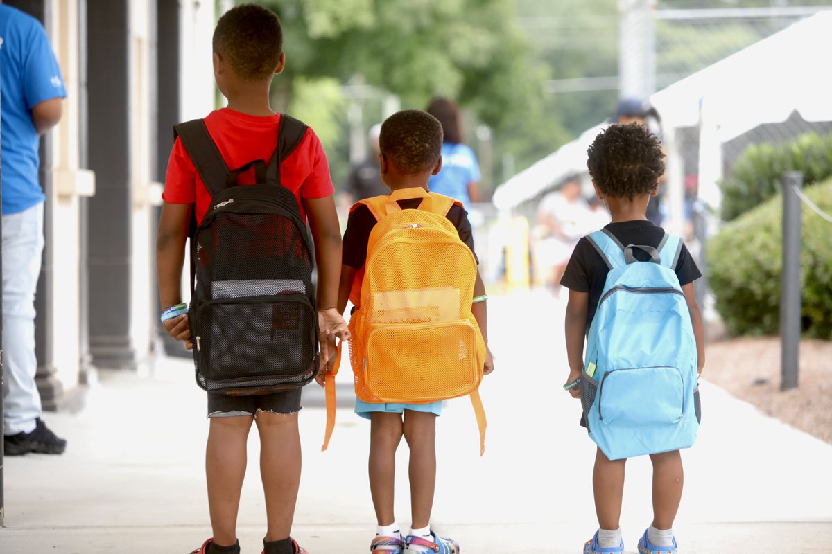 NewLifeDecatur's tweet image. 📚 We are making sure our community is ready for the school year!  Bookbags and school supplies will be given to students in need at Community Impact Day, July 26! Join us as we pour back into our youth. Visit newlife-atl.org to volunteer!