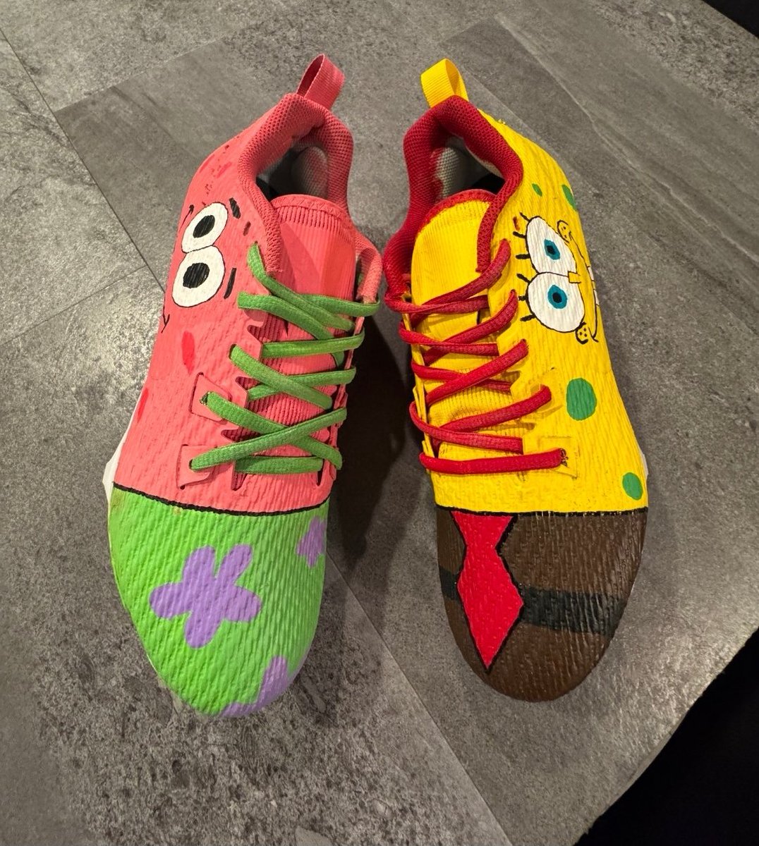 CoachAdamSmith's tweet image. Just a reminder to get your orders in ASAP for customized cleats and back plates at c4athletics.net #explodeyourgame