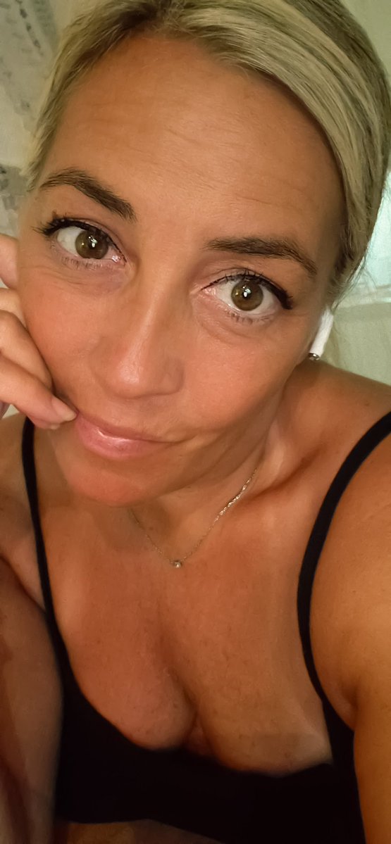 freespirit2311's tweet image. Quando si sta in silenzio, in realtà si pensa a tante cose...