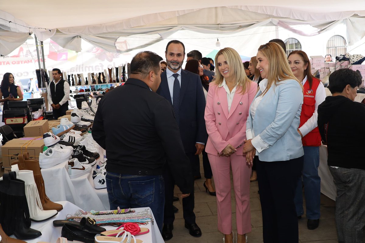 ¡#LaRutaDelCalzado #SanMateoAtenco 2025 continúa y llega a #Huixquilucan! 👠👢👞

Agradezco a mi amiga y compañera presidenta municipal <a href="/RominaCDV/">Romina Contreras</a>, a su Cabildo y al Cabildo de nuestro municipio, por su apoyo para fortalecer nuestra industria del calzado con esta expo-venta en la