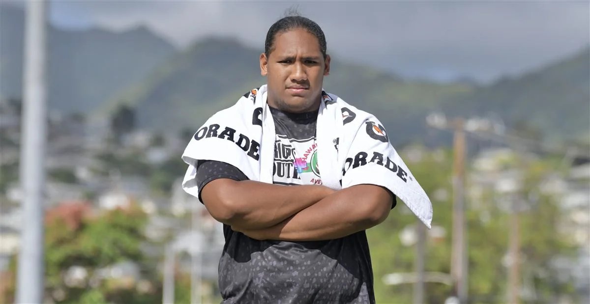 Honolulu (Hawaii) Farrington offensive lineman Koloi Keli was the OL MVP at the <a href="/UANextFootball/">All-America Game</a> Camp in Maui, a few days after he flipped his commitment to Oregon and he went in-depth on why he ultimately chose the Ducks 247sports.com/college/oregon…