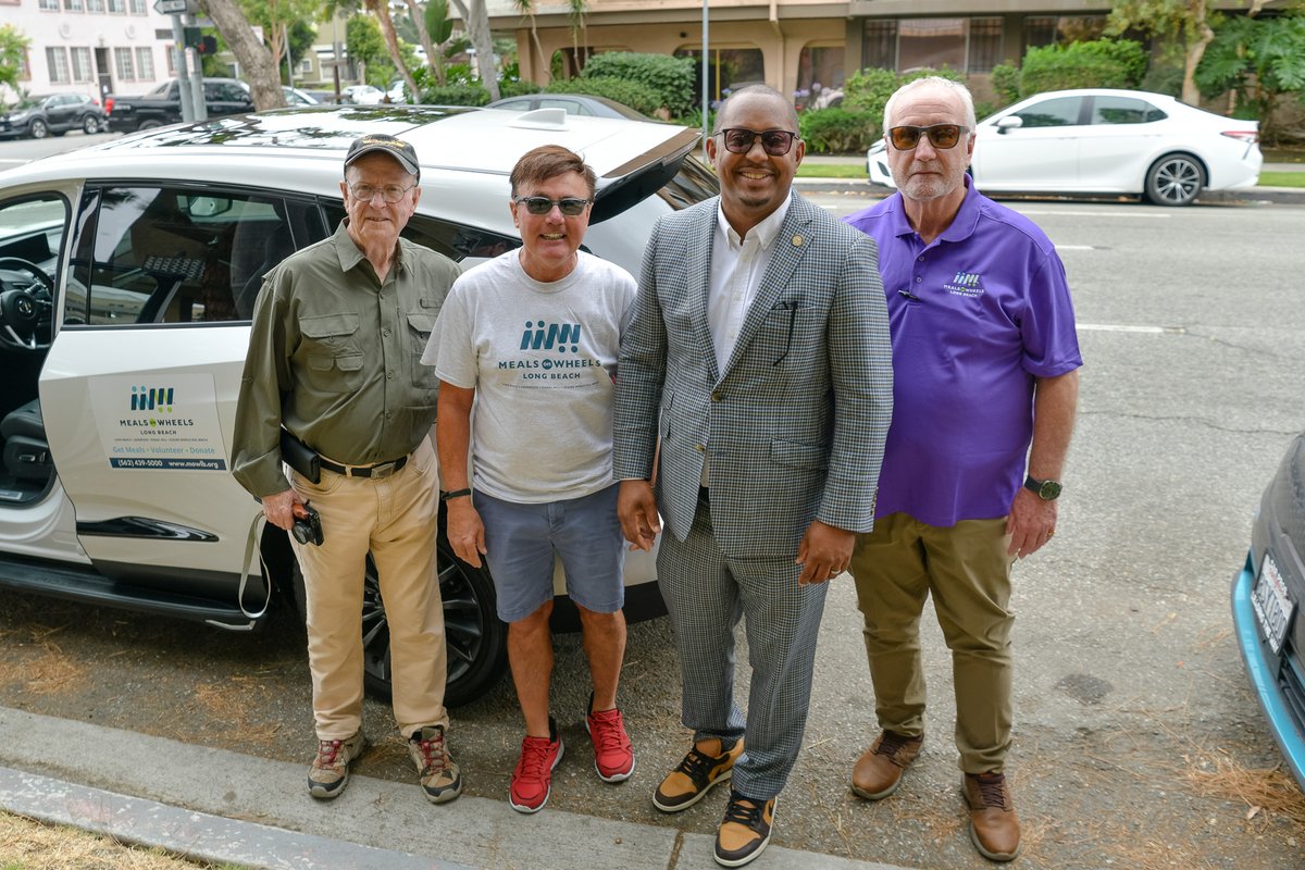 Meals on Wheels has been serving Long Beach residents for more than 50 years. Their work has had an incredible impact, and this weekend, I joined them for a few deliveries!

Thanks, <a href="/MealsOnWheelsLB/">Meals On Wheels, LB</a> for all that you do. We're proud to have you in our city.