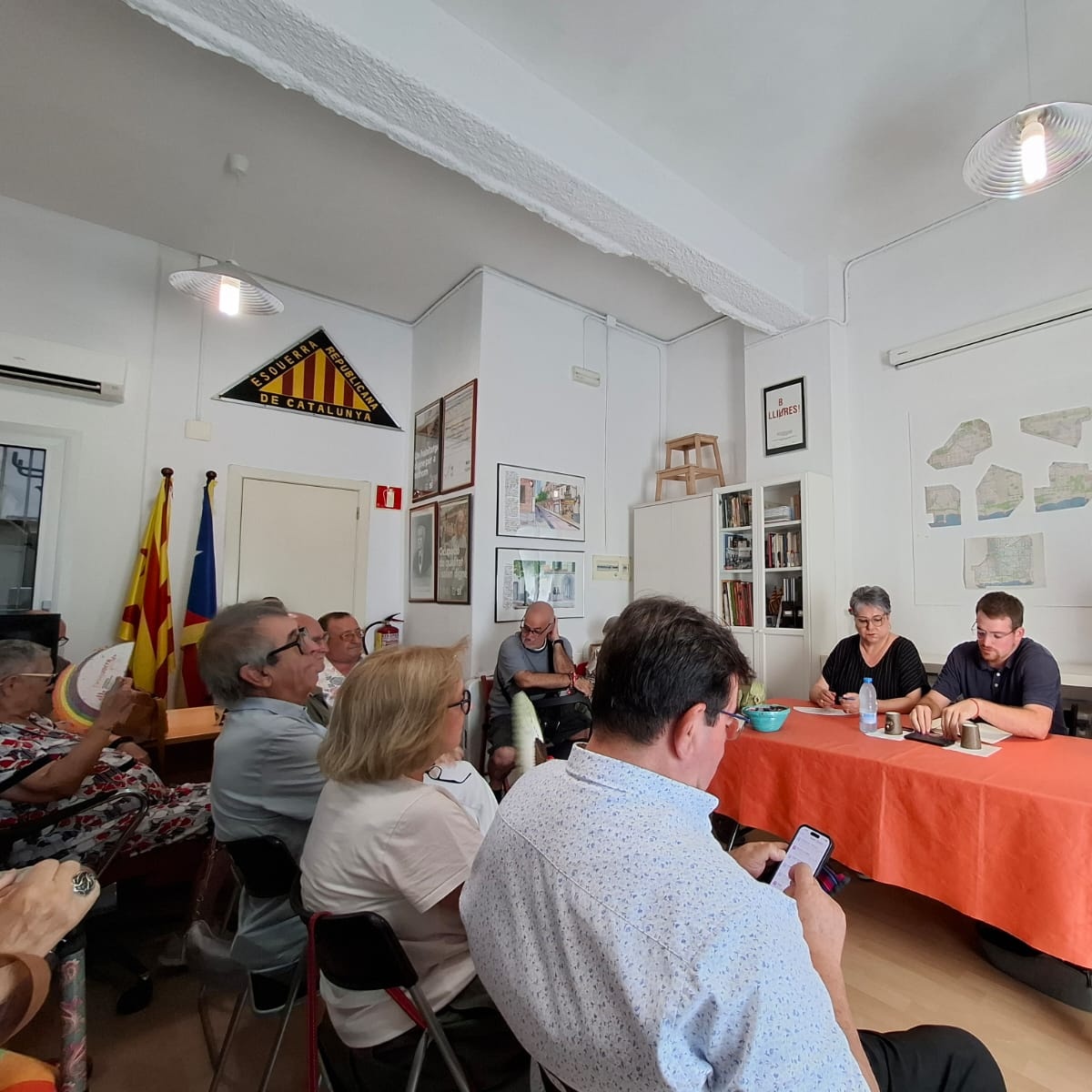 Pau Morales Romero (@pauvilassar) on Twitter photo D'ahir a Sant Martí (BCN), amb la gent d'<a href="/ERCSantMarti/">ERC Sant Martí</a>. En 4 mesos, 120 trobades entre membres de l'Executiva Nacional i assemblees locals d'arreu dels PPCC. No és cap campanya, és un mètode de treball i de debat constant. Diàleg permanent. ERC avança amb tota la seva militància D'ahir a Sant Martí (BCN), amb la gent d'<a href="/ERCSantMarti/">ERC Sant Martí</a>. En 4 mesos, 120 trobades entre membres de l'Executiva Nacional i assemblees locals d'arreu dels PPCC. No és cap campanya, és un mètode de treball i de debat constant. Diàleg permanent. ERC avança amb tota la seva militància