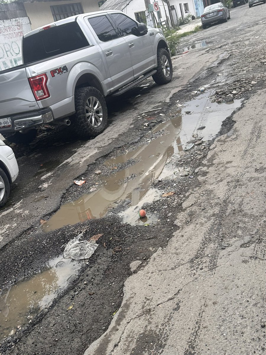 <a href="/CdVictoriaTamps/">Ciudad Victoria, Tamaulipas.</a>  <a href="/SoyLaloGattas/">Eduardo Gattás</a> <a href="/Dr_AVillarreal/">Américo Villarreal</a> <a href="/conagua_clima/">CONAGUA Clima</a> <a href="/Claudiashein/">Claudia Sheinbaum Pardo</a> <a href="/GobiernoMX/">Gobierno de México</a> <a href="/gobtam/">Gobierno Tamaulipas</a> <a href="/MennyValdz/">Menny ALERTA DE RIESGO</a> #CdVictoria #Help 
AYUDA !!!! #SOS estas aguas negras por falta de gestión administrativa, mantenimiento, está corriendo así en las calles del centro 8cerosHidalgo!!