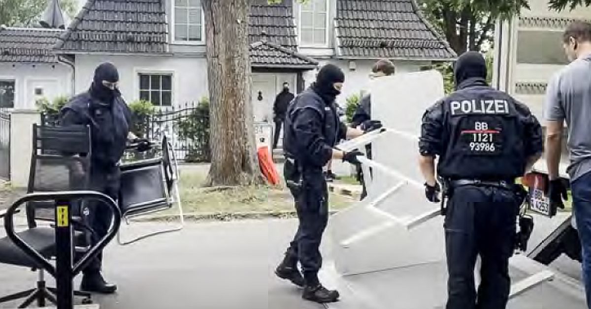 Heute vor einem Jahr rückten die Vermummten der seinerzeitigen Innenministerin Nancy Faeser in der COMPACT-Redaktion an, um das rechtswidrige Verbot unseres Magazins durchzusetzen.