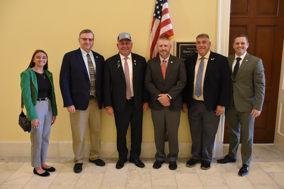 RepDaveTaylor's tweet image. .@OhioCornWheat advocates for Ohio’s corn & small grain farmers to ensure they have the support they need to keep putting food on families’ tables.
Today I talked with them about all the wins in the One Big Beautiful Bill for farmers – including increasing & making permanent the…