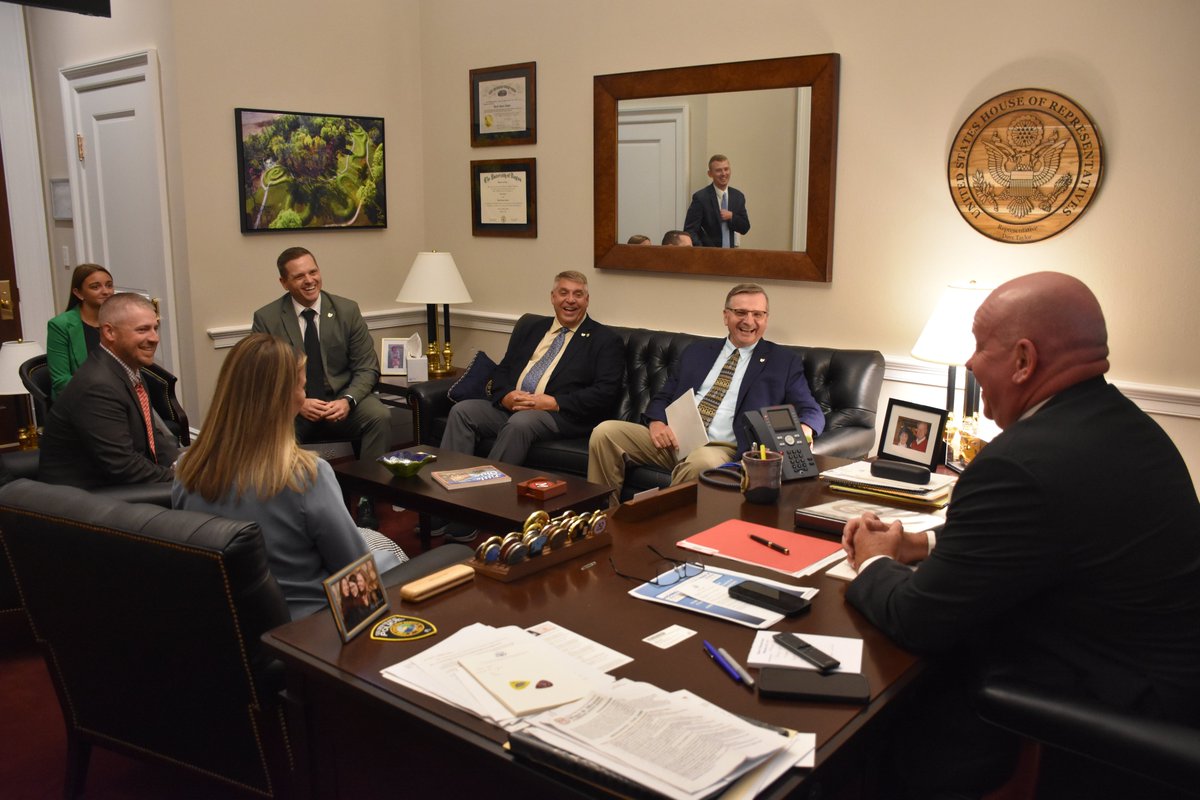 RepDaveTaylor's tweet image. .@OhioCornWheat advocates for Ohio’s corn & small grain farmers to ensure they have the support they need to keep putting food on families’ tables.
Today I talked with them about all the wins in the One Big Beautiful Bill for farmers – including increasing & making permanent the…
