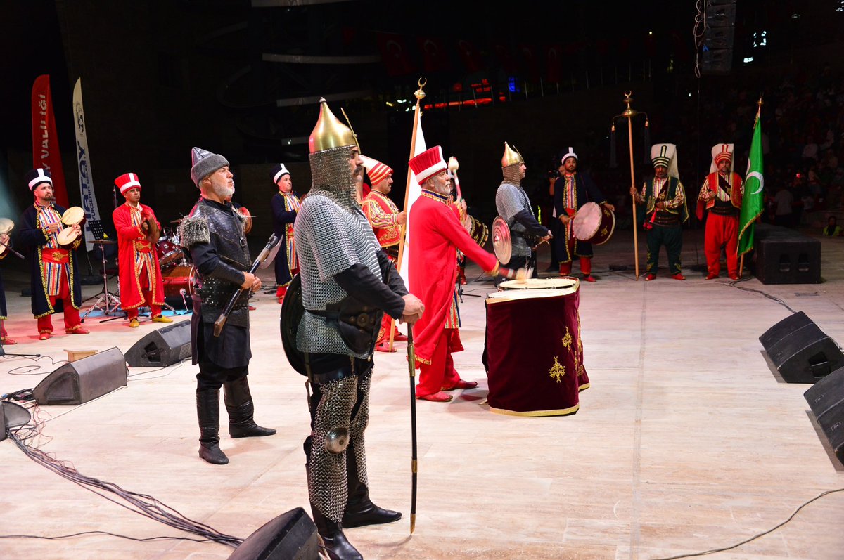 Valimiz Sayın Mustafa MASATLI, İl Emniyet Müdürümüz Sayın Kadir GÖKCE ve Protokol üyeleri 15 Temmuz Demokrasi ve Milli Birlik Günü etkinlikleri kapsamında; HBB Antakya Yerleşkesi Amfi Tiyatro Alanında gerçekleştirilen programa katıldılar.

Zaferin Adı Türkiye🇹🇷