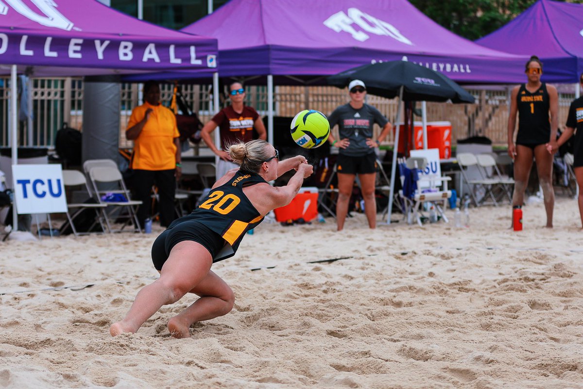SunDevilBeachVB's tweet image. Maroon and gold looked good on Olivia McElroy this year 😈

In her first season in Tempe, she had 19 wins, which is top 20 in the ASU record book for single-season wins!

#SandDevils /// #ForksUp