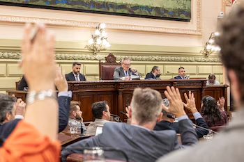 #AHORA | En #PodríaSerPeor la importada de la tarde: 🟥 ✔️  Evelin Machain (<a href="/EvelinMachain/">Evelin Machain</a> ). El tema de hoy: "La Convención Constituyente, las vacaciones de invierno de un Congreso tenso y el reclamo de los gobernadores"